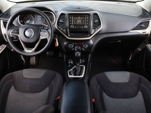 Used 2015 Jeep Cherokee Sport w/ Sport Appearance Group AWD/4WD image 2