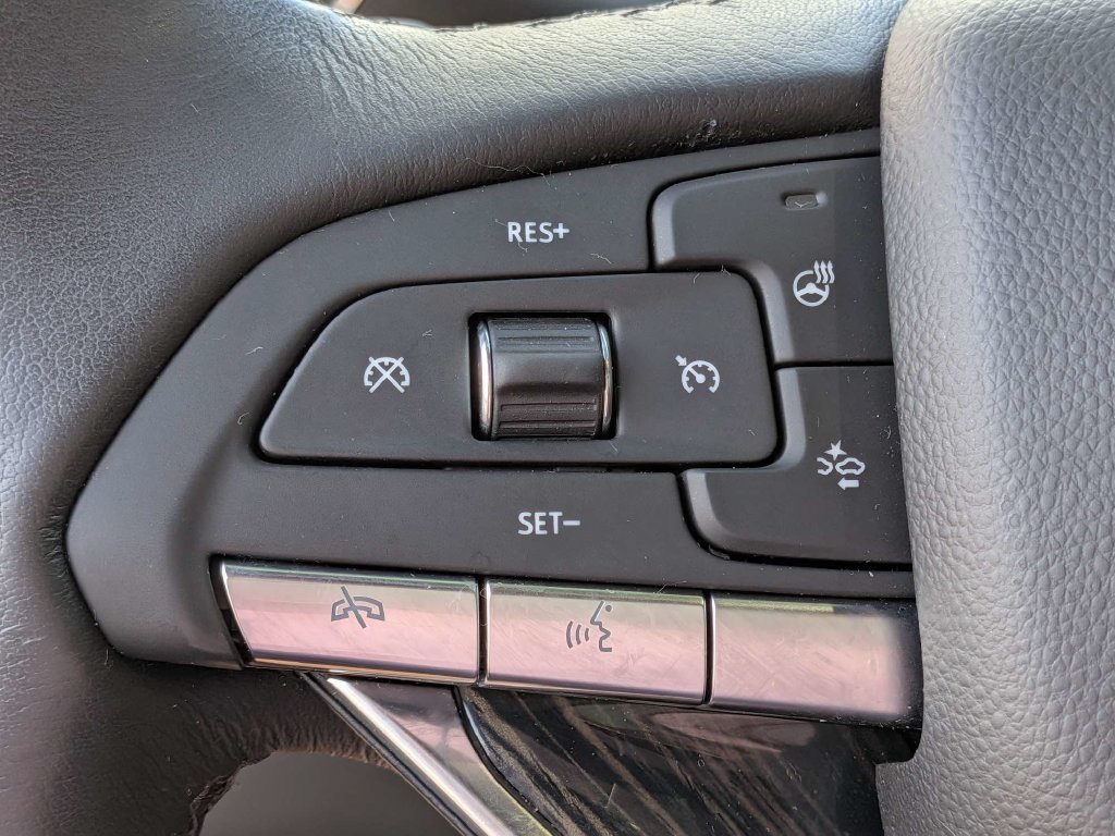 Used 2022 Cadillac XT6 Premium Luxury w/ Technology Package FWD image 36