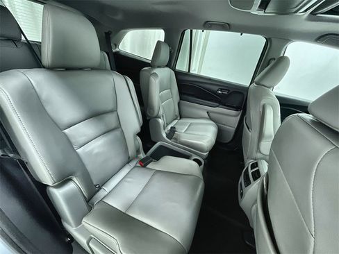 Used 2020 Honda Pilot Touring image 30