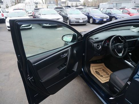 Used 2019 Toyota Corolla LE image 15