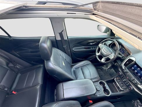 Used 2020 GMC Terrain SLT w/ Preferred Package image 22