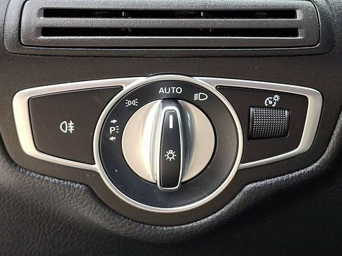 Used 2020 Mercedes-Benz GLC 300 w/ Premium Package image 25