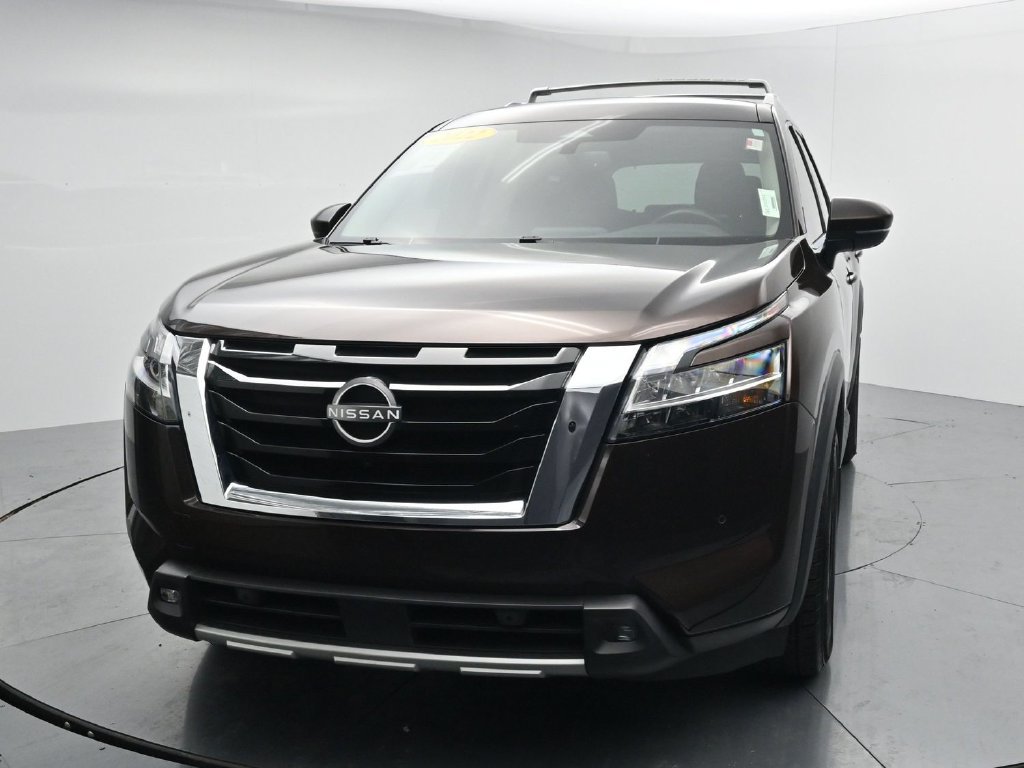 Used 2022 Nissan Pathfinder SL AWD/4WD image 3