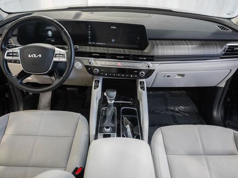 Used 2025 Kia Telluride EX w/ EX Captain's Chair Package AWD/4WD image 19
