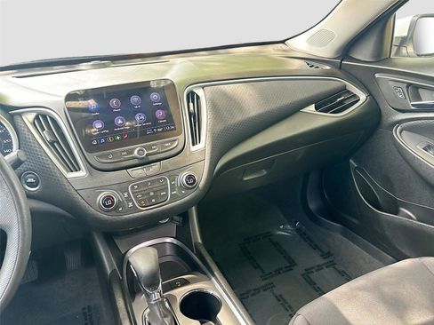 Used 2024 Chevrolet Malibu LT FWD image 22