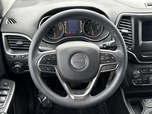 Used 2019 Jeep Cherokee Latitude w/ Popular Appearance Group image 21