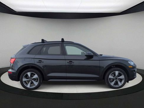 Used 2020 Audi Q5 2.0T Premium w/ Titanium Sport Package image 9