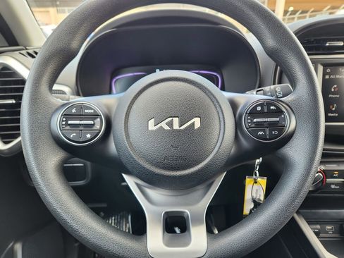 Certified 2025 Kia Soul LX FWD image 20