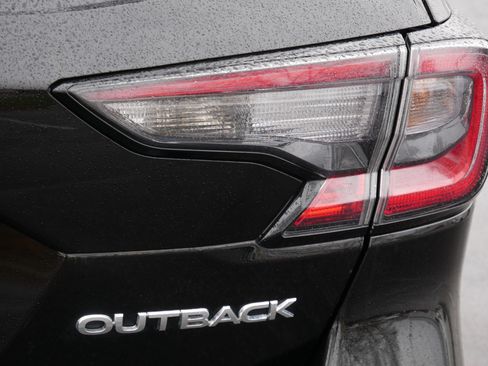 Certified 2025 Subaru Outback Premium w/ Popular Package #1A AWD/4WD image 17