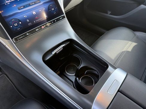 Used 2024 Mercedes-Benz GLC 300 image 21