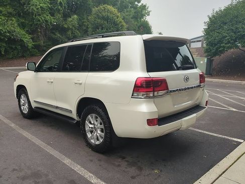 Used 2016 Toyota Land Cruiser w/ Four Season Floor Mat Package AWD/4WD image 3