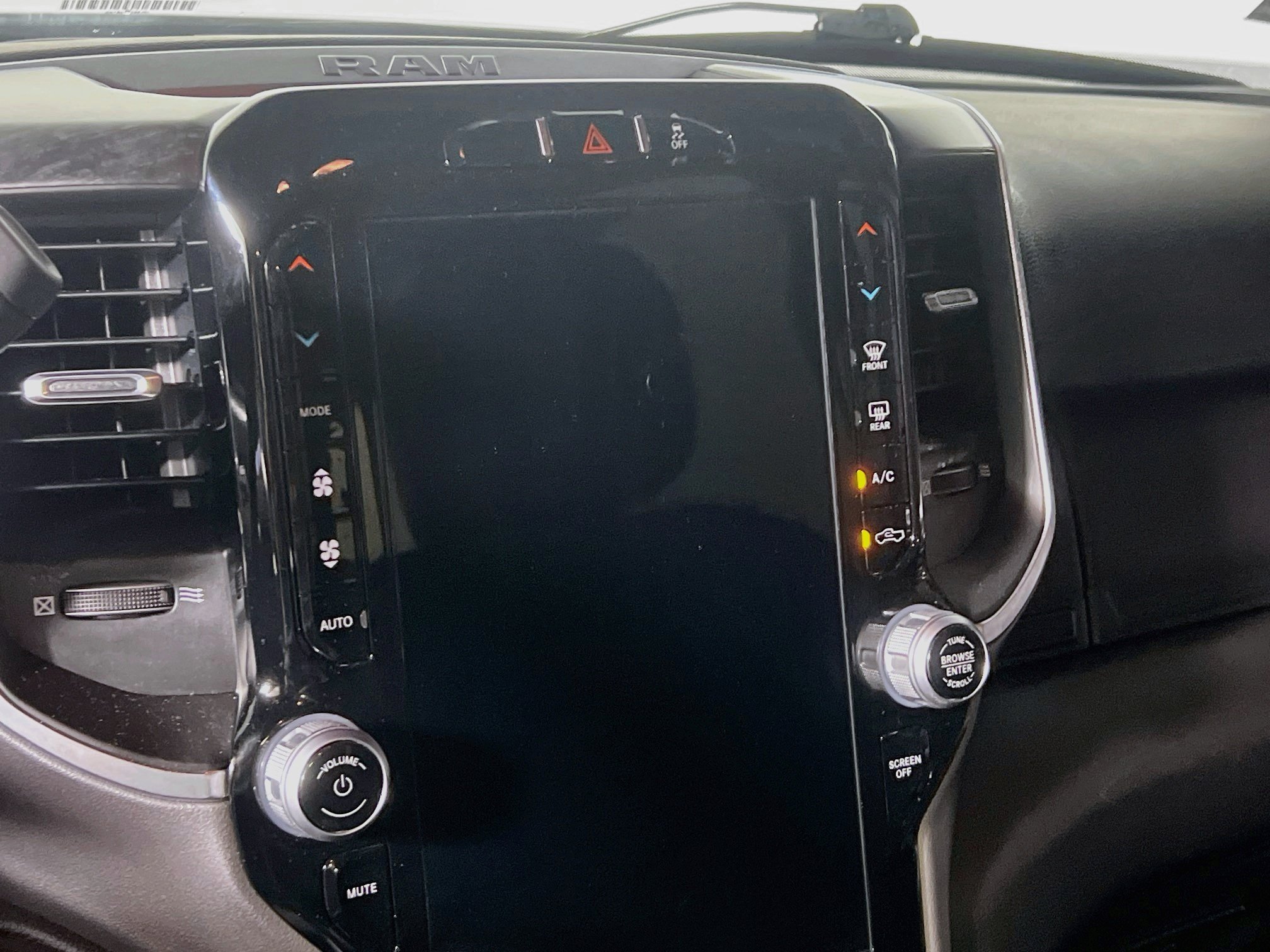 Used 2024 RAM 2500 Big Horn w/ Sport Appearance Package AWD/4WD image 26