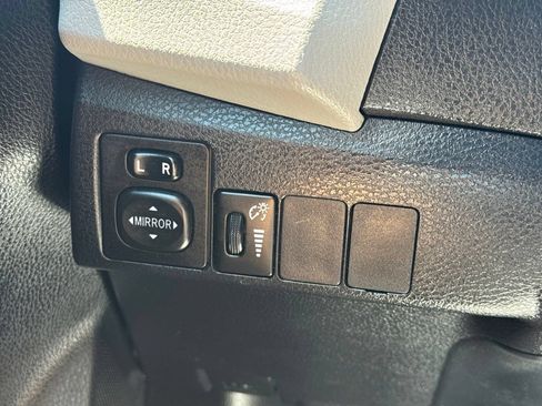 Used 2016 Toyota Corolla LE FWD image 39