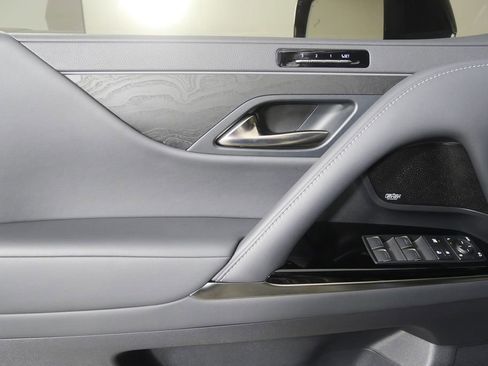 Used 2024 Lexus LX 600 4WD w/ Appearance Package image 9