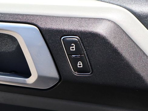 Used 2023 Ford Bronco Badlands w/ Sasquatch Package AWD/4WD image 19