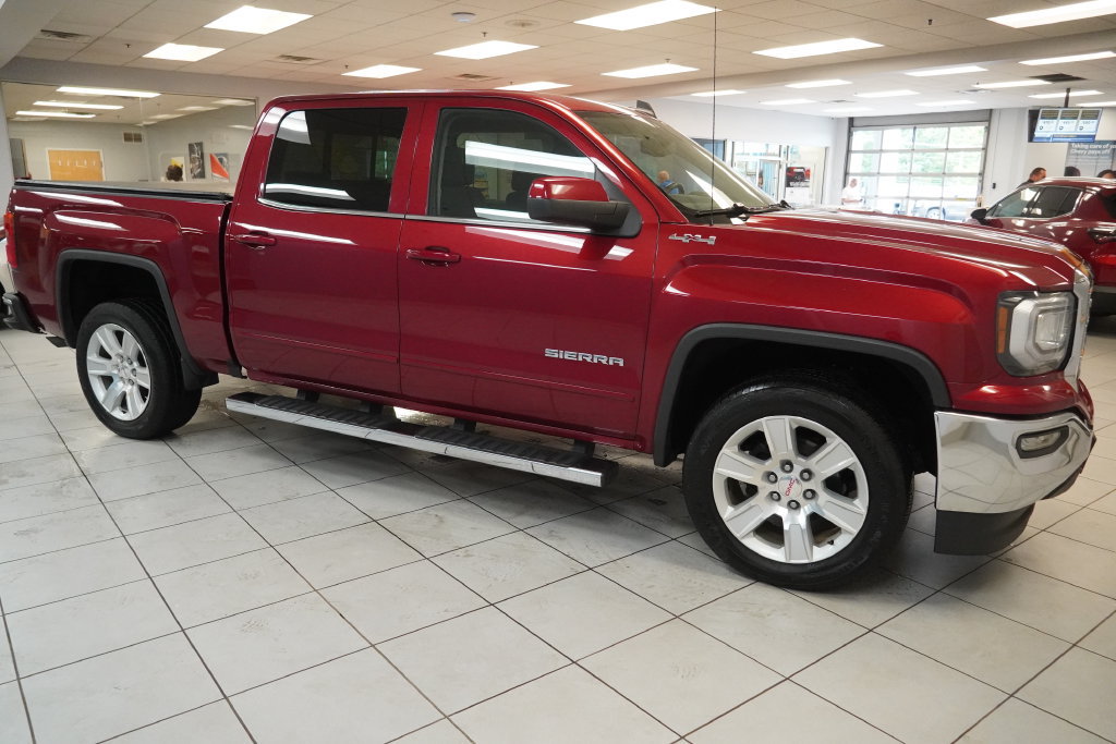 Used 2018 GMC Sierra 1500 SLE w/ SLE Value Package AWD/4WD image 8