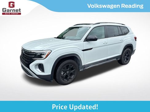 Certified 2025 Volkswagen Atlas Peak Edition SE AWD/4WD image 1