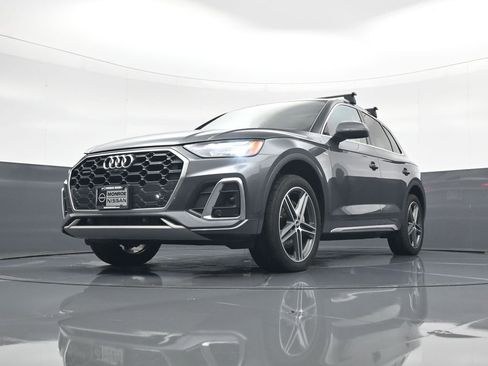 Used 2021 Audi Q5 e Premium Plus w/ Premium Plus Package AWD/4WD image 19