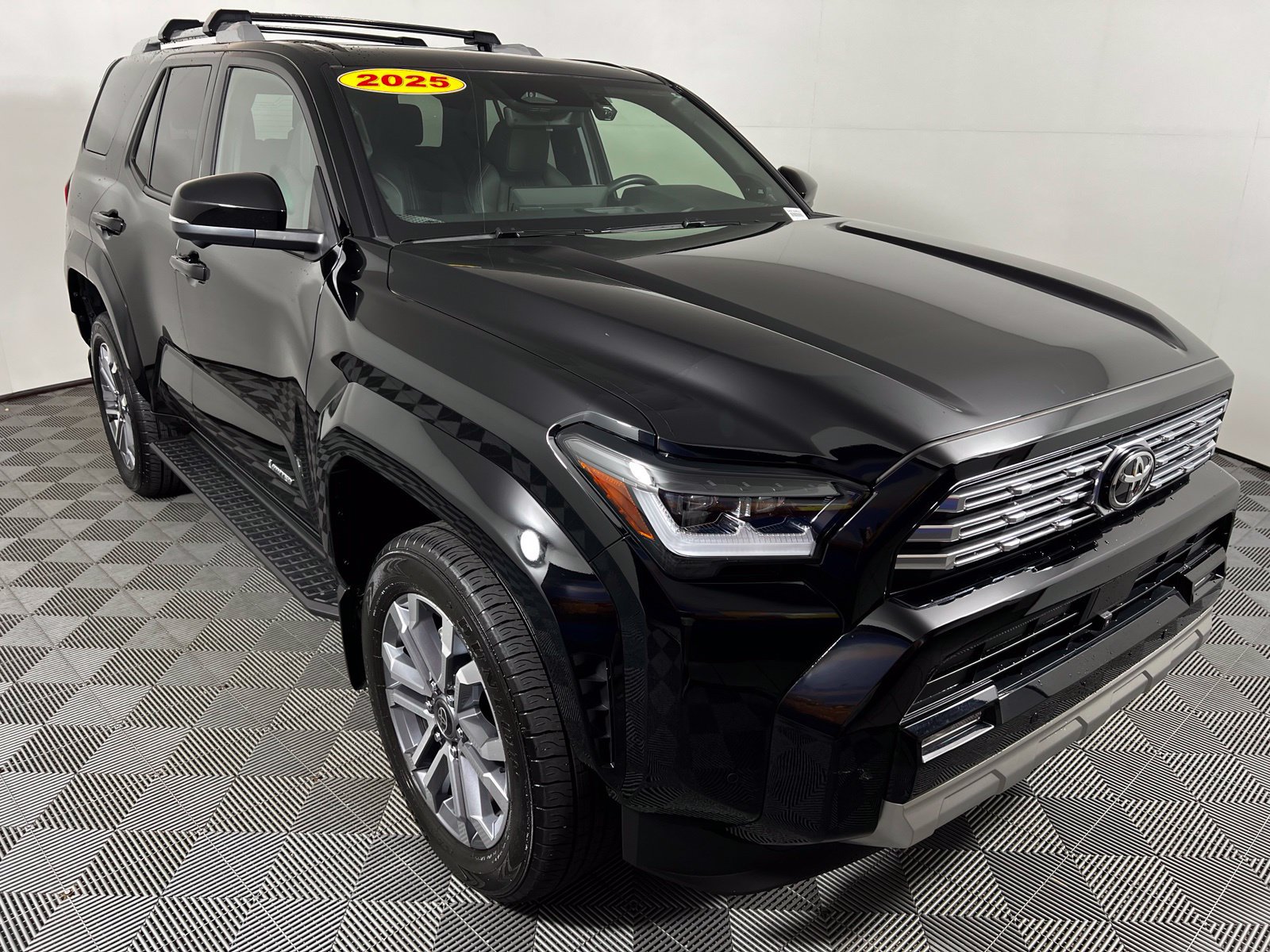 Used 2025 Toyota 4Runner Limited AWD/4WD image 3