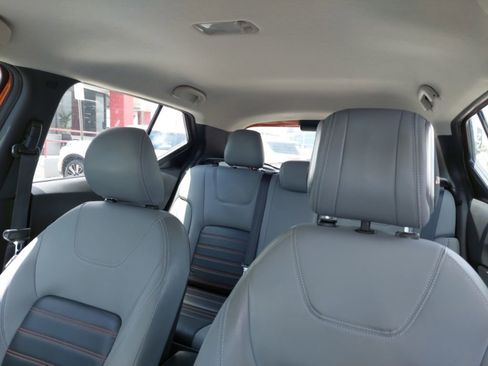 Used 2023 Nissan Kicks SR w/ SR Premium Package FWD image 7