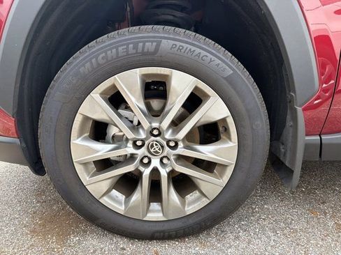 Used 2025 Toyota RAV4 Limited image 5