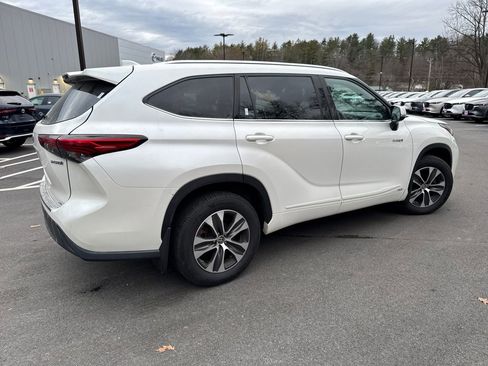 Used 2020 Toyota Highlander XLE image 8