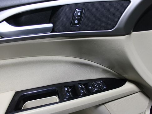 Used 2013 Ford Fusion SE image 9