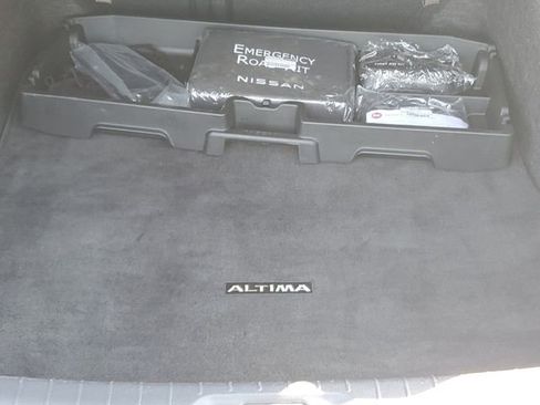 Certified 2023 Nissan Altima 2.5 SV FWD image 9