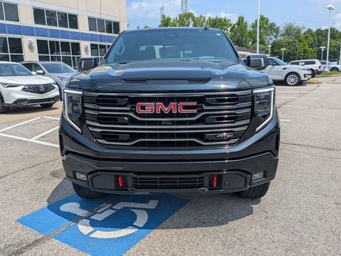 Used 2025 GMC Sierra 1500 AT4 w/ AT4 Premium Package AWD/4WD image 11
