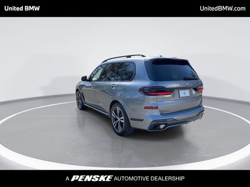 Used 2024 BMW X7 xDrive40i w/ M Sport Package AWD/4WD image 6