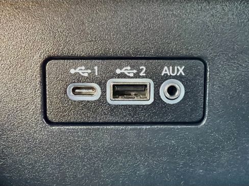 Used 2025 Nissan Altima 2.5 SV FWD image 25