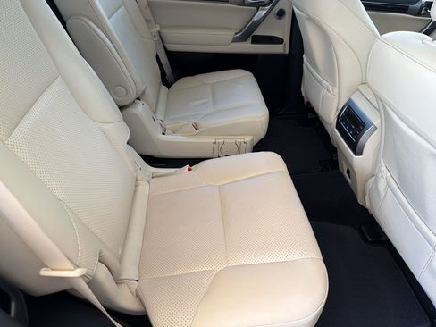 Used 2023 Lexus GX 460 Luxury w/ Sport Design Package AWD/4WD image 34
