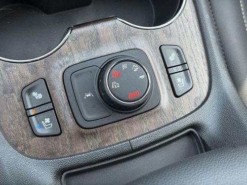 Used 2023 GMC Acadia Denali w/ Denali Ultimate Package image 17