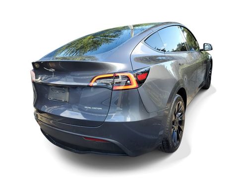 Used 2021 Tesla Model Y Long Range AWD/4WD image 4