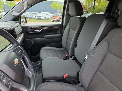 Used 2023 Chevrolet Silverado 1500 LT AWD/4WD image 21