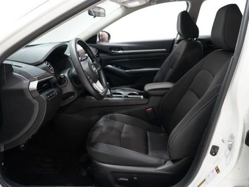 Used 2023 Nissan Altima 2.5 SV image 16