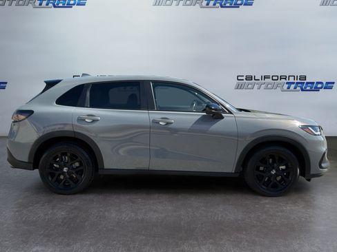 Used 2025 Honda HR-V Sport image 4