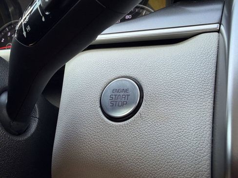 Certified 2022 Kia Sorento S FWD image 28