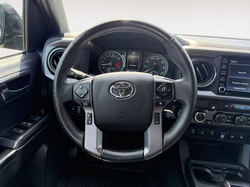 Used 2022 Toyota Tacoma TRD Off-Road w/ TRD Premium Off Road Package AWD/4WD image 12