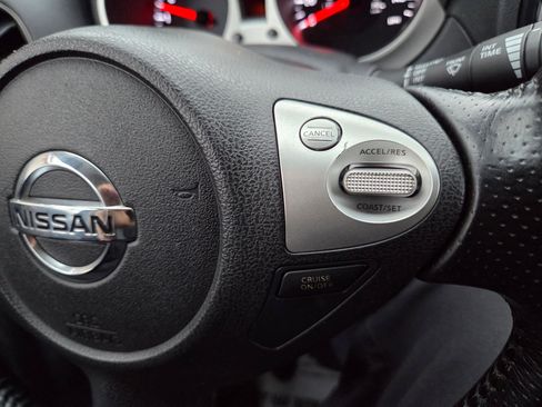 Used 2013 Nissan Juke SL image 12