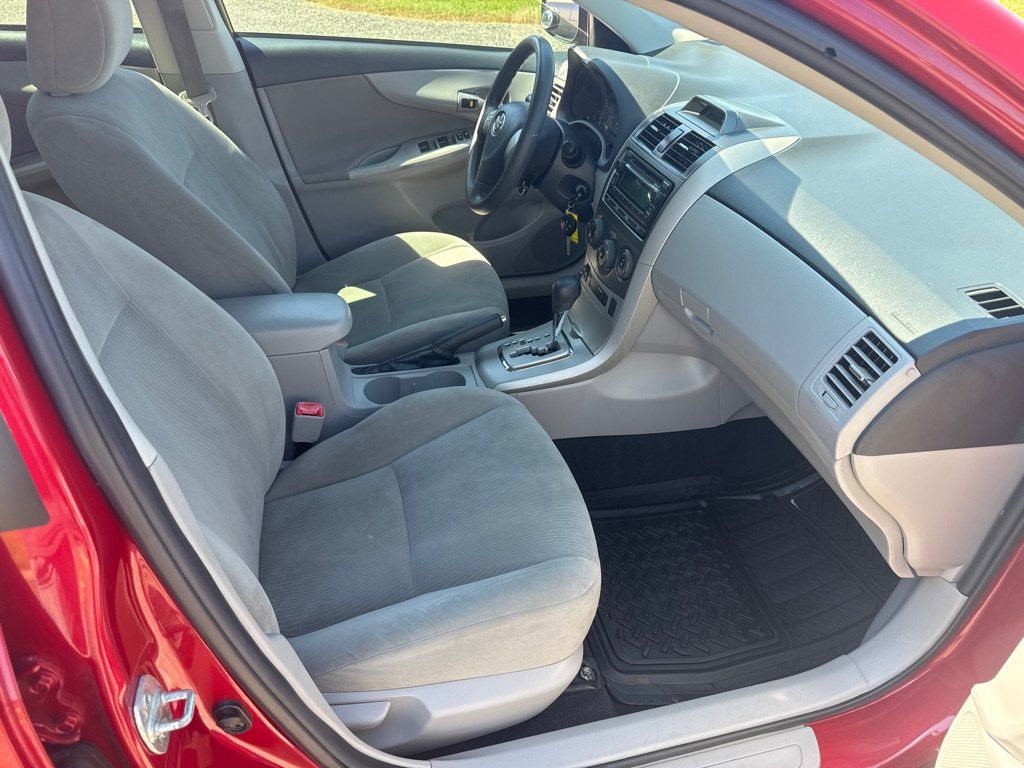 Used 2012 Toyota Corolla LE FWD image 23