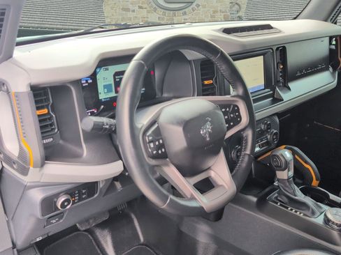 Used 2023 Ford Bronco Badlands AWD/4WD image 8