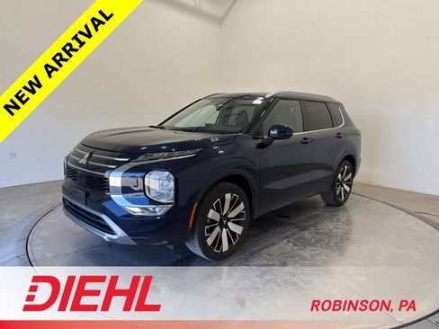 Used 2025 Mitsubishi Outlander SEL image 3