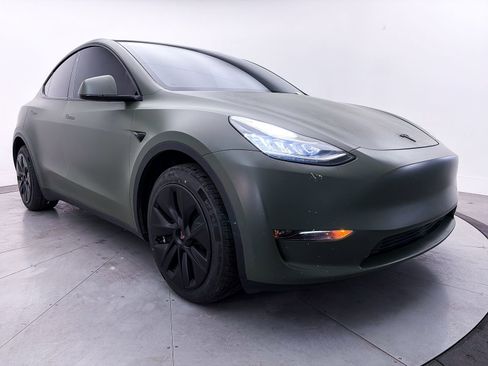 Used 2023 Tesla Model Y Long Range AWD/4WD image 9