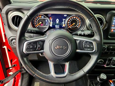 Used 2019 Jeep Wrangler Unlimited Sahara AWD/4WD image 13