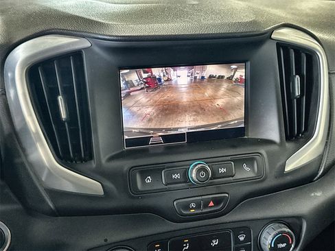 Used 2024 GMC Terrain SLE image 20