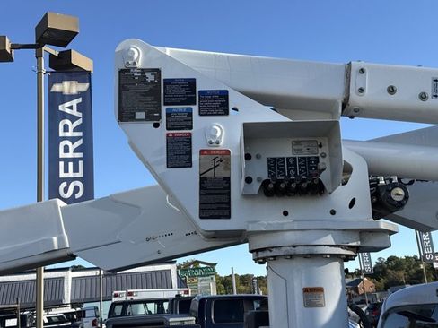 Used 2010 Ford F550 4x4 Crew Cab Super Duty image 6