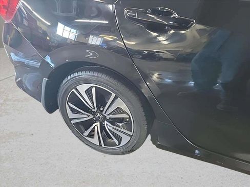 Used 2018 Honda Civic EX-L image 31