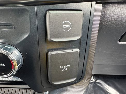 Certified 2023 Ford F150 Platinum w/ Equipment Group 701A High image 29