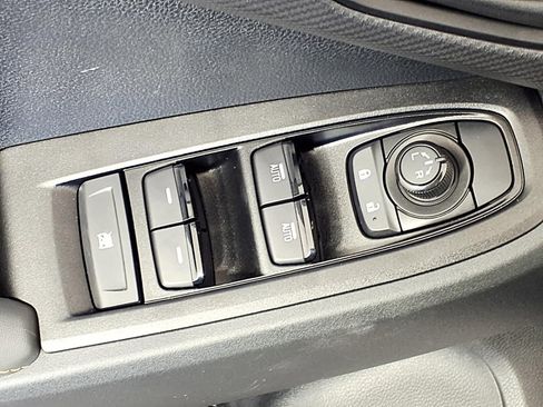 Used 2025 Subaru Crosstrek 2.5i Sport AWD/4WD image 15